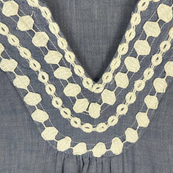 Boden Top Womens 4 Blue Chambray Embroidered Boho Beach Preppy Coastal Resort - Picture 4 of 11